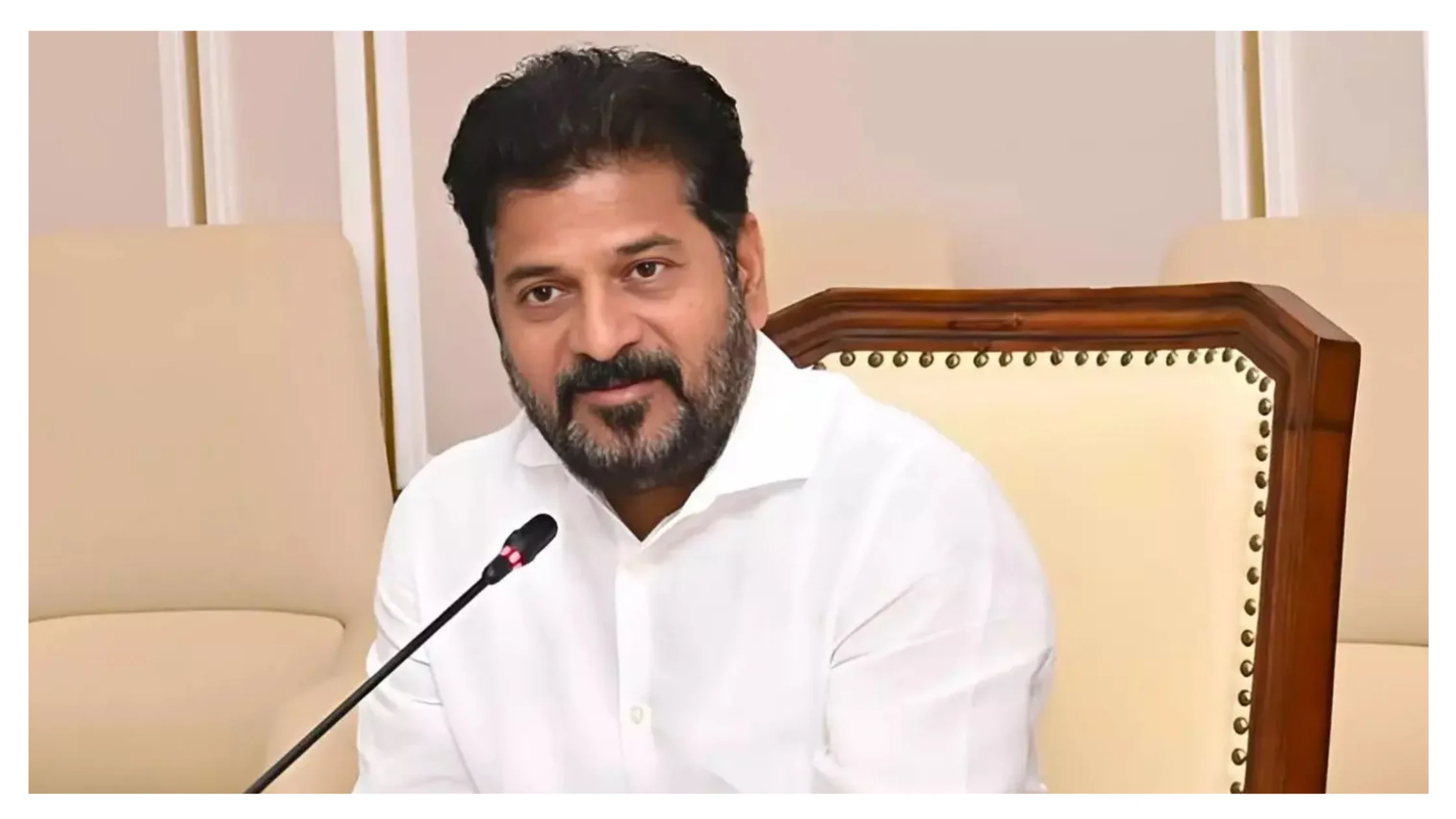 ఆక్స్ఫర్డ్ వర్సిటీ వద్ద సీఎం రేవంత్ రెడ్డి మరియు జీఎంఆర్ ప్రతినిధులతో సమావేశం